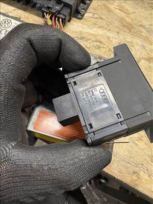 Audi A4 (B6/B7) Cabriolet 3.0 TDI Quattro nappali menetfény kapcsoló, drl 8e1919094d