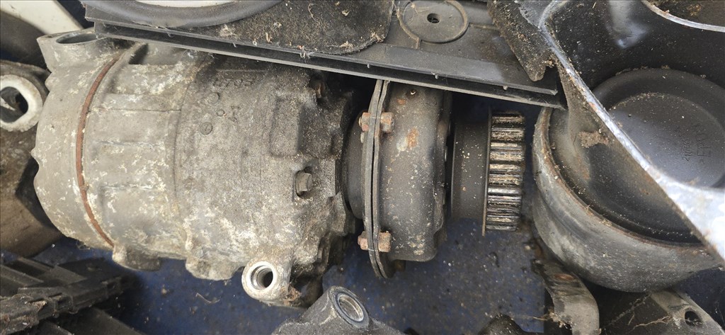 Volkswagen Transporter T5 bontott alkatrészei 2.5tdi automata BNZ 4. kép