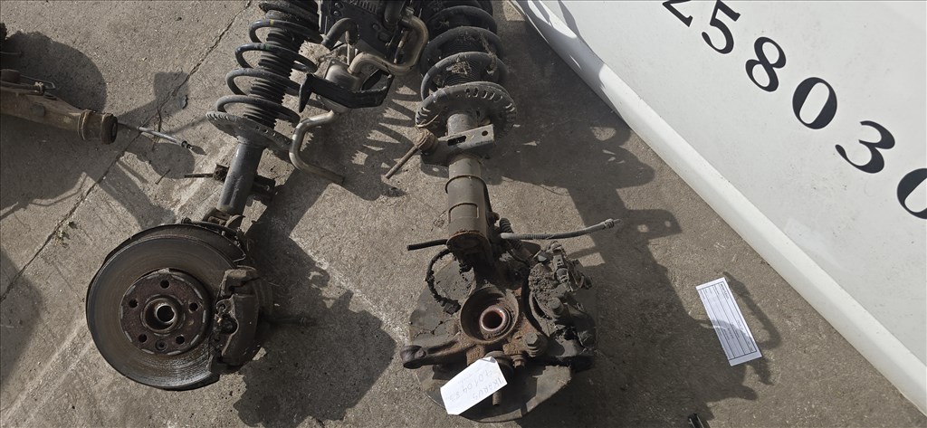 Volkswagen Transporter T5 bontott alkatrészei 2.5tdi automata BNZ 7. kép