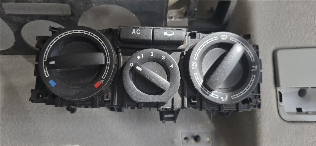 Volkswagen Transporter T5 bontott alkatrészei 2.5tdi automata BNZ 14. kép