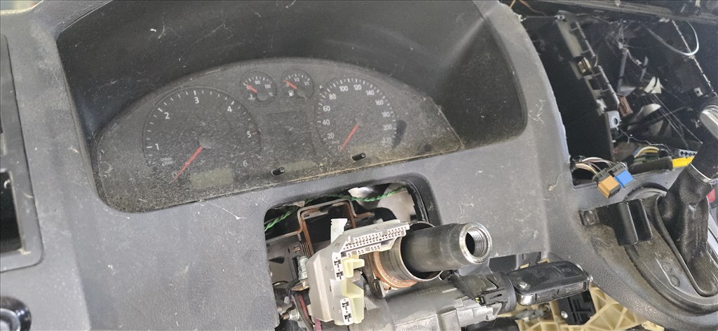 Volkswagen Transporter T5 bontott alkatrészei 2.5tdi automata BNZ 23. kép