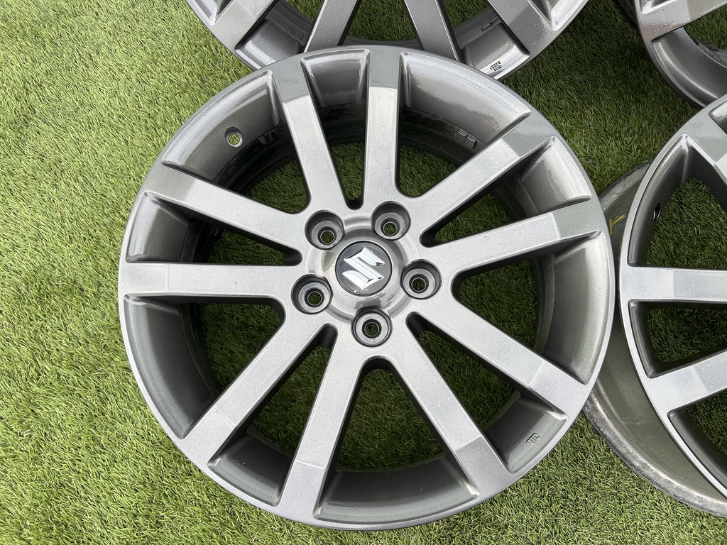 5x114.3 17" Suzuki gyári alufelni 6,5Jx17h2 ET45 3. kép