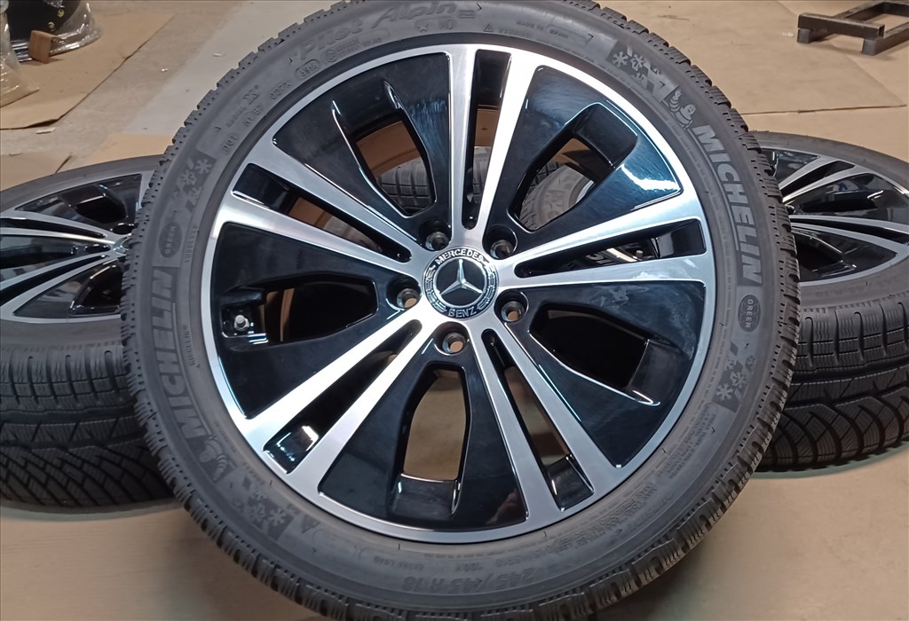 Mercedes W213 5x112 8x18 245/45 R18 téli gumikkal 4db.7mm 1. kép