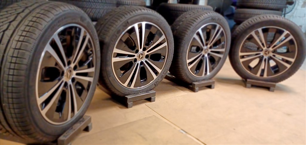 Mercedes W213 5x112 8x18 245/45 R18 téli gumikkal 4db.7mm 7. kép