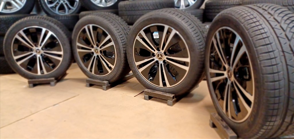 Mercedes W213 5x112 8x18 245/45 R18 téli gumikkal 4db.7mm 8. kép