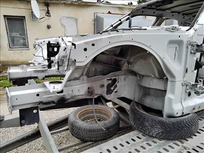 Chrysler 300  C kombi bal első negyed 