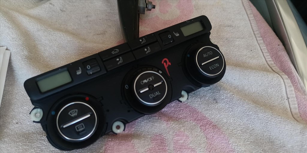 Volkswagen Golf V (A5 Typ 1K) bontott alkatrészei 5. kép