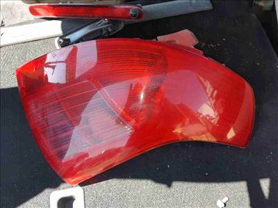 Suzuki Swift III 04-10 Jobb Hátsó Lámpabúra