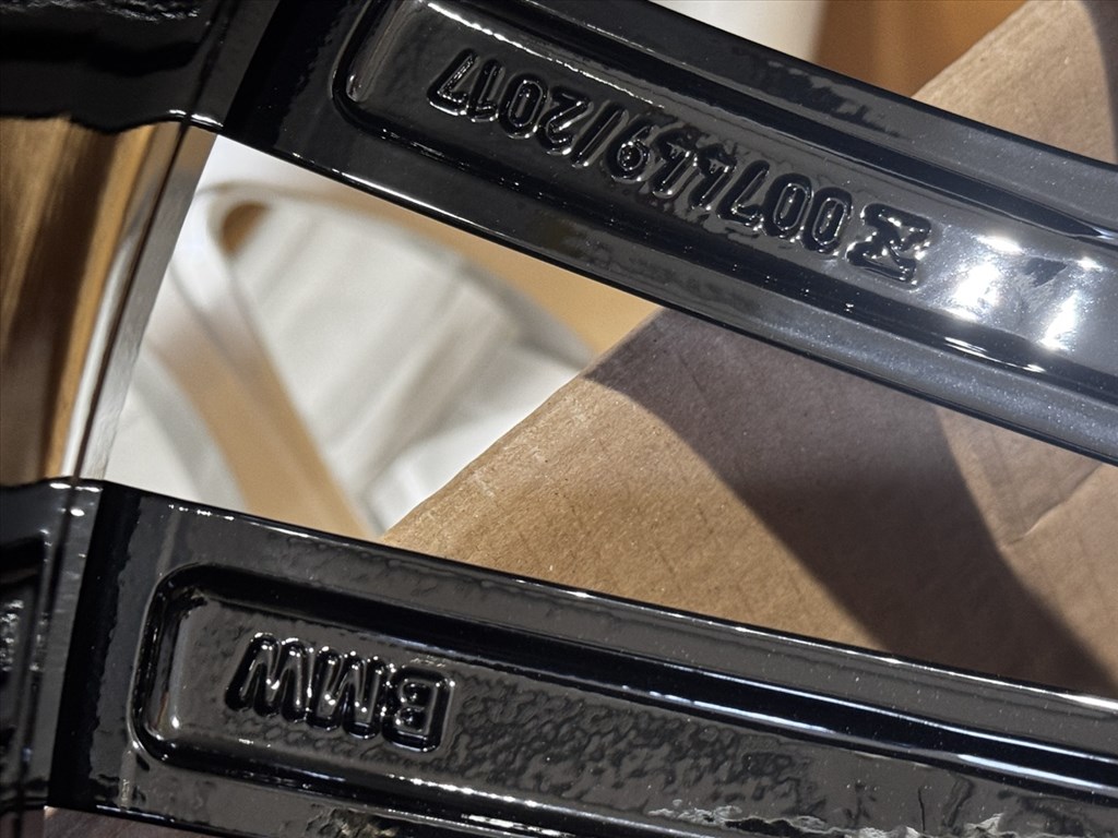 R22 Original Bmw 9.5J ET37 - 8090013 1db alufelni felni 4. kép