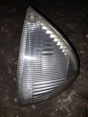 Suzuki Swift II 92-96 Jobb Első Helyzetjelző Lámpabúra