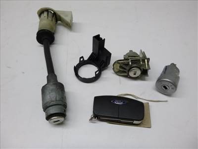 Ford Focus  zárgarnitúra motorvezérlő nélkül