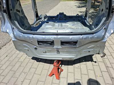 Suzuki Ignis  hátfal