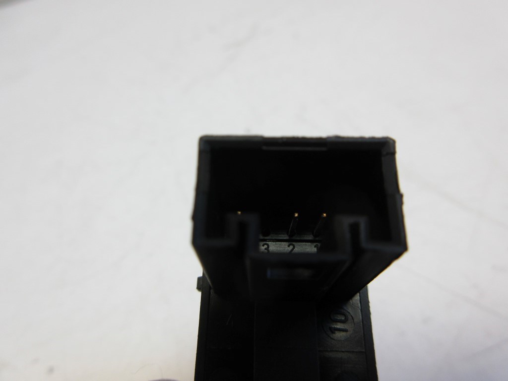 Volkswagen Passat CC jobb hátsó ablakemelõ kapcsoló 7L6959855B 2. kép