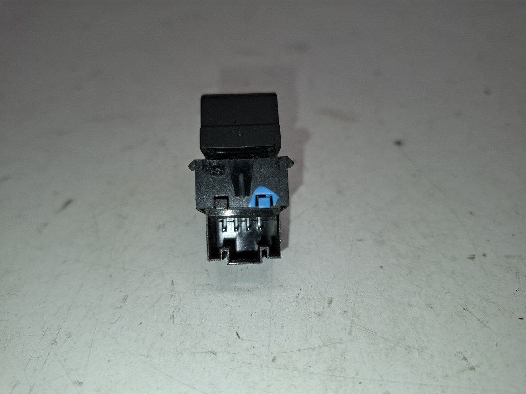 Volkswagen Passat VIII bal hátsó ablakemelõ kapcsoló 5G0959855N 3. kép