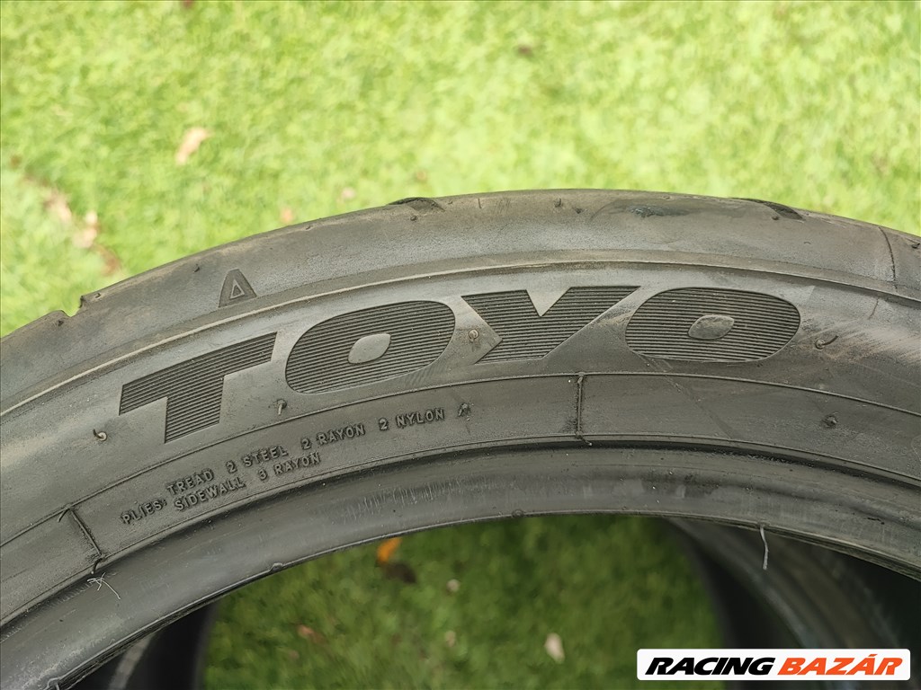  235/40 r18 Toyo R888R 6. kép