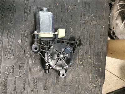 Skoda Octavia III jobb első ablakemelő motor  5q0959802b