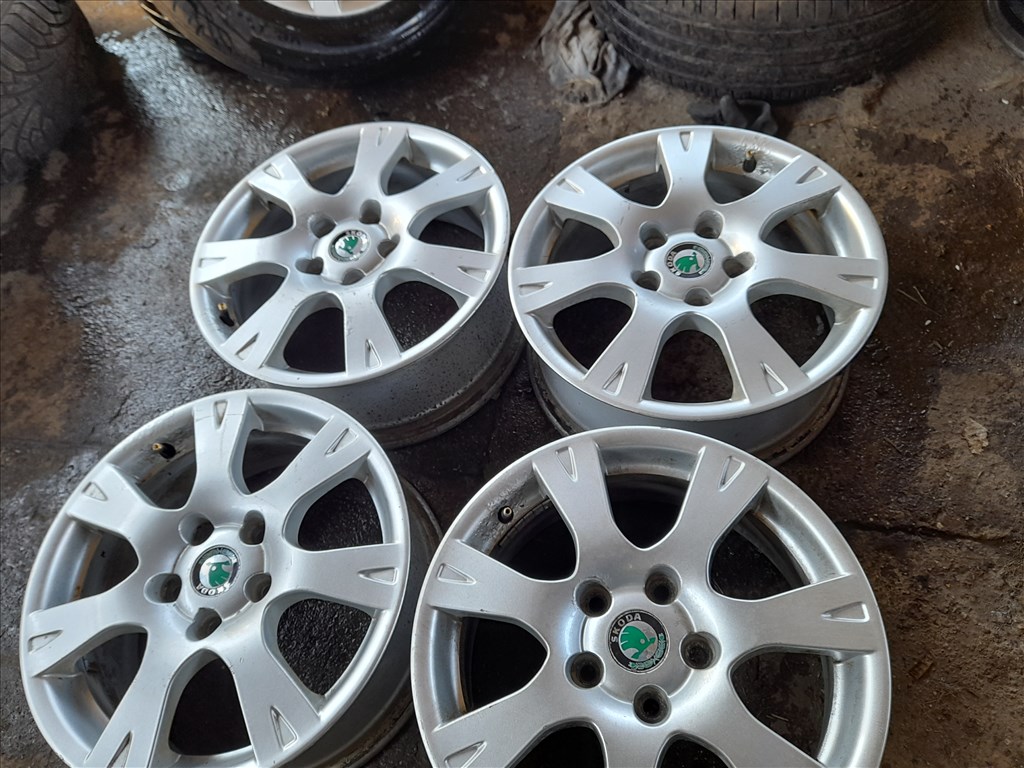  5x112 lyukosztású 6,5JJ 16" használt (gyári felni) alufelni 4. kép