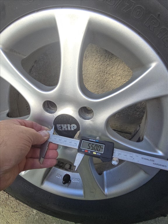  4x100 lyukosztású 14" újszerű RC alufelni, rajta 185/70 újszerű téli gumi!!! 5. kép