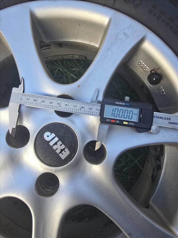  4x100 lyukosztású 14" újszerű RC alufelni, rajta 185/70 újszerű téli gumi!!! 6. kép