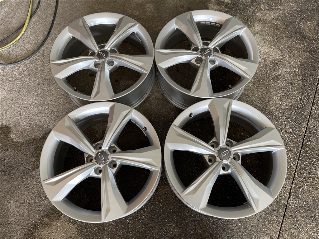  19-es, 5x112-es újszerű gyári Audi alufelni 1. kép