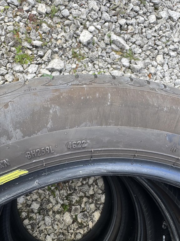  215/5518" használt Pirelli nyári gumi gumi 4. kép