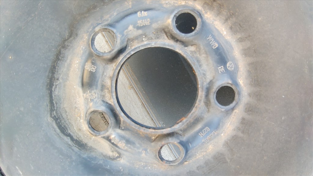   új (gyári felni) lemezfelni, rajta 195/65R15 új Continental nyári gumi  6. kép