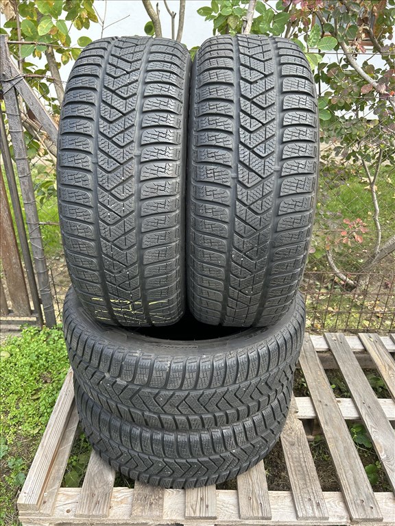  215/6016" használt Pirelli Sottozero 3 téli gumi  1. kép