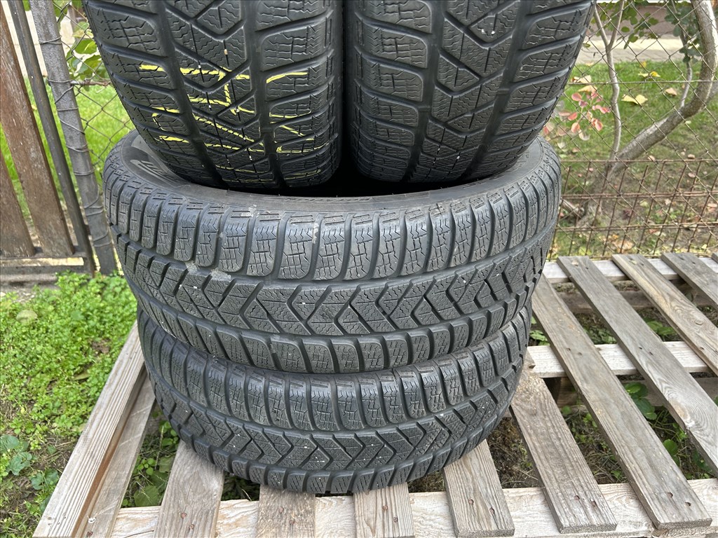  215/6016" használt Pirelli Sottozero 3 téli gumi  3. kép