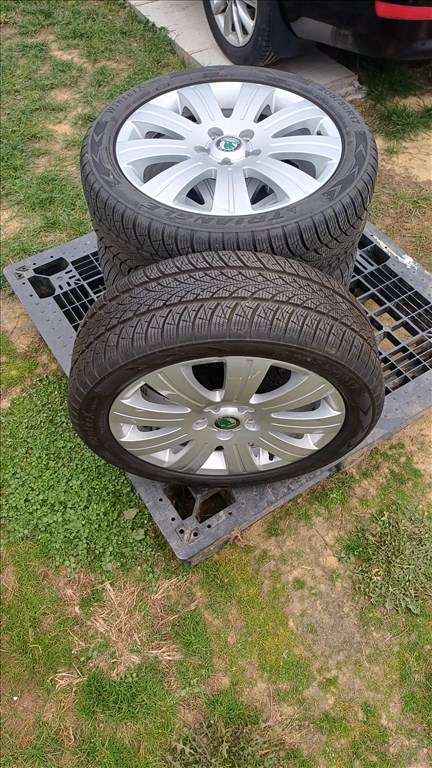 Skoda gyári alufelni. 5x112 6J/R17, 57,1.  205/50 R17 Triangle téli gumival 1. kép