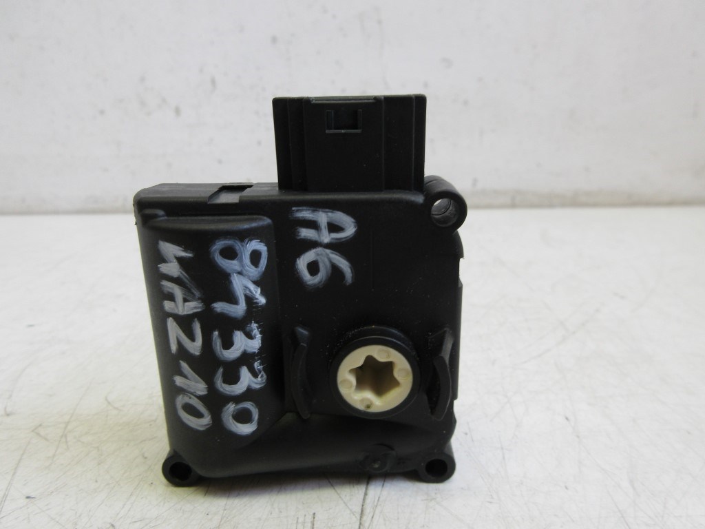 Audi A6 (C6 4f) fûtés állító motor 4F0820511 0132801359 1. kép
