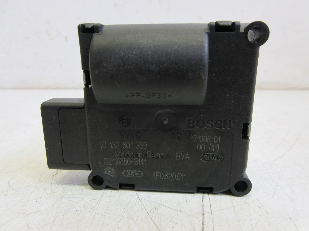 Audi A6 (C6 4f) fûtés állító motor 4F0820511 0132801359 2. kép