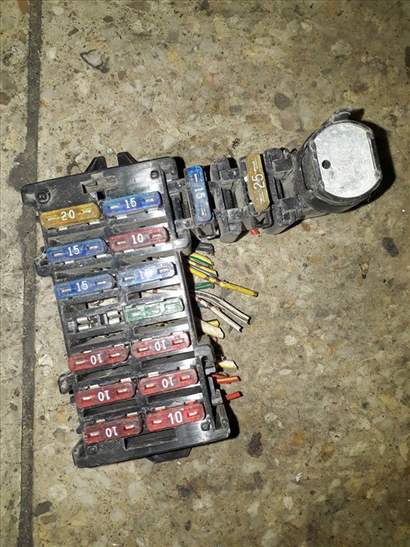 Suzuki Vitara Biztosítéktábla / Relé Tábla 1. kép