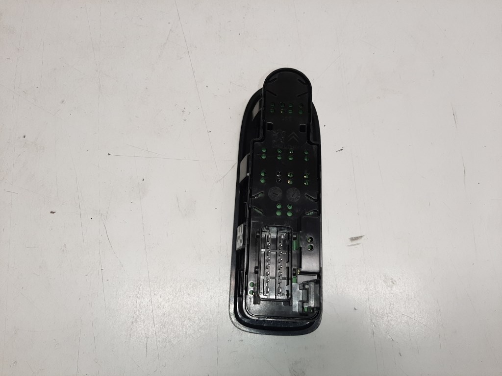 Citroen C3 (SC) bal elsõ ablakemelõ kapcsoló 98012283XT 2. kép