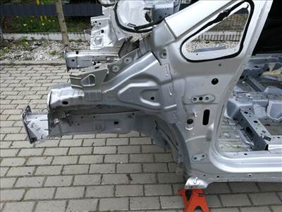 Ford B-max bal első negyed