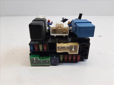 Nissan Note (E12) biztosítéktábla motortér