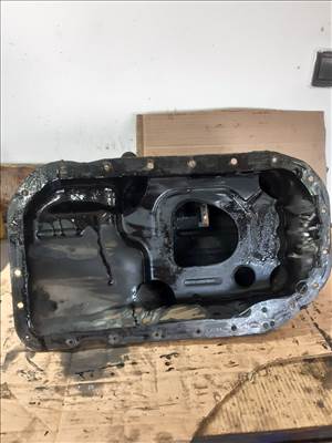 Mitsubishi Pajero II Olajteknő