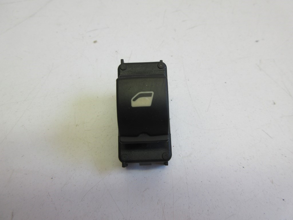 Peugeot 5008 bal hátsó ablakemelõ kapcsoló 96662297XT 1. kép