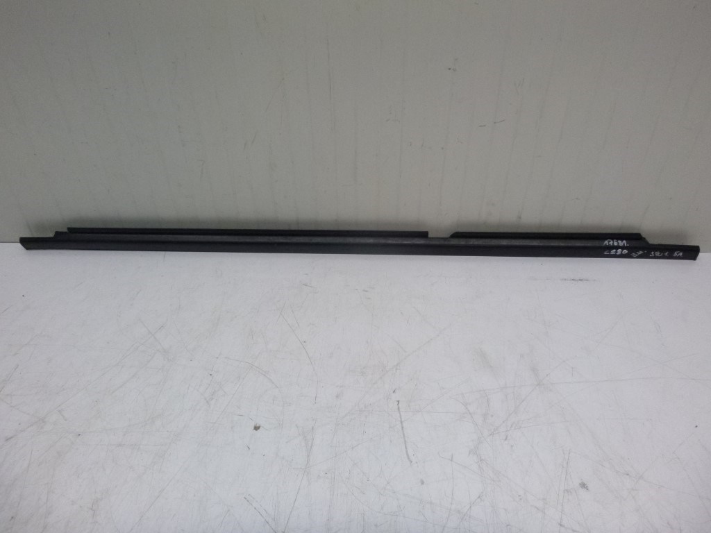 Suzuki Swift bal hátsó vízlehúzó 1. kép