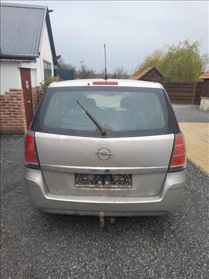 Opel zafira b csomagtér ajtó