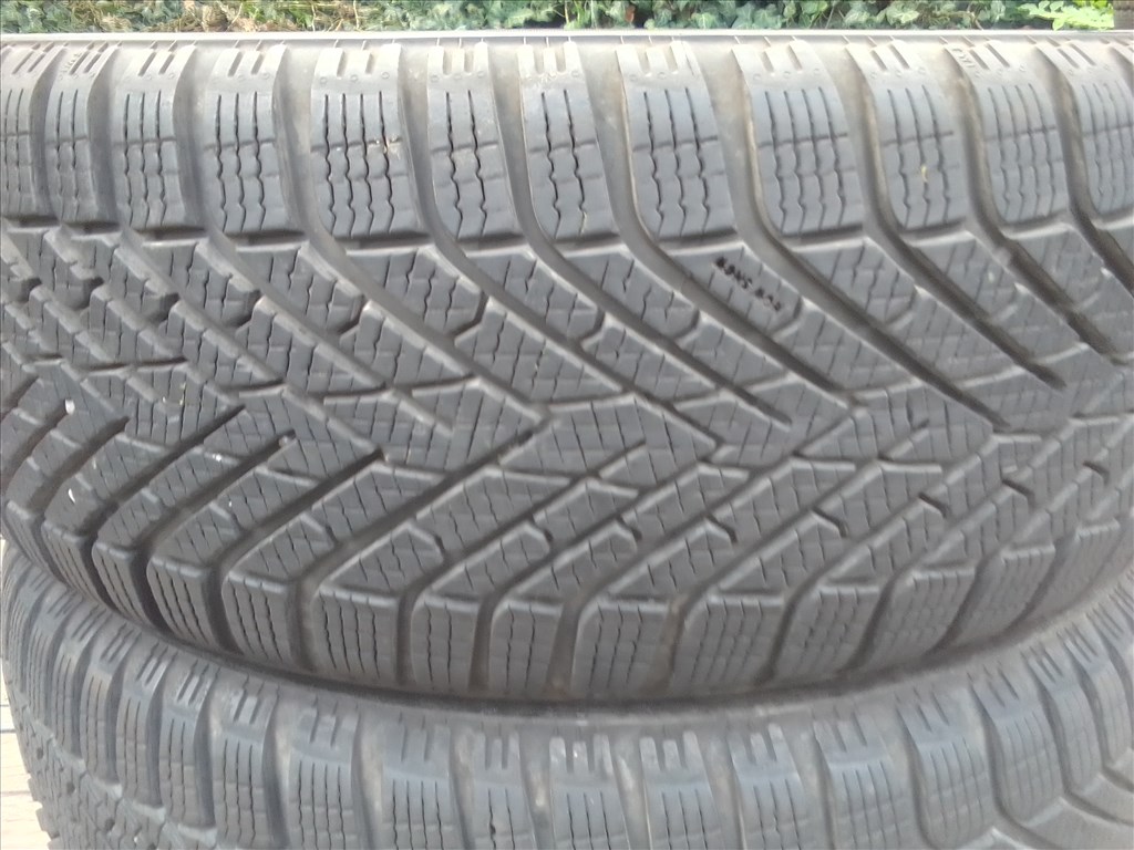  205/55R16 újszerű Pirelli Cinturato winter2 téli gumi 3. kép