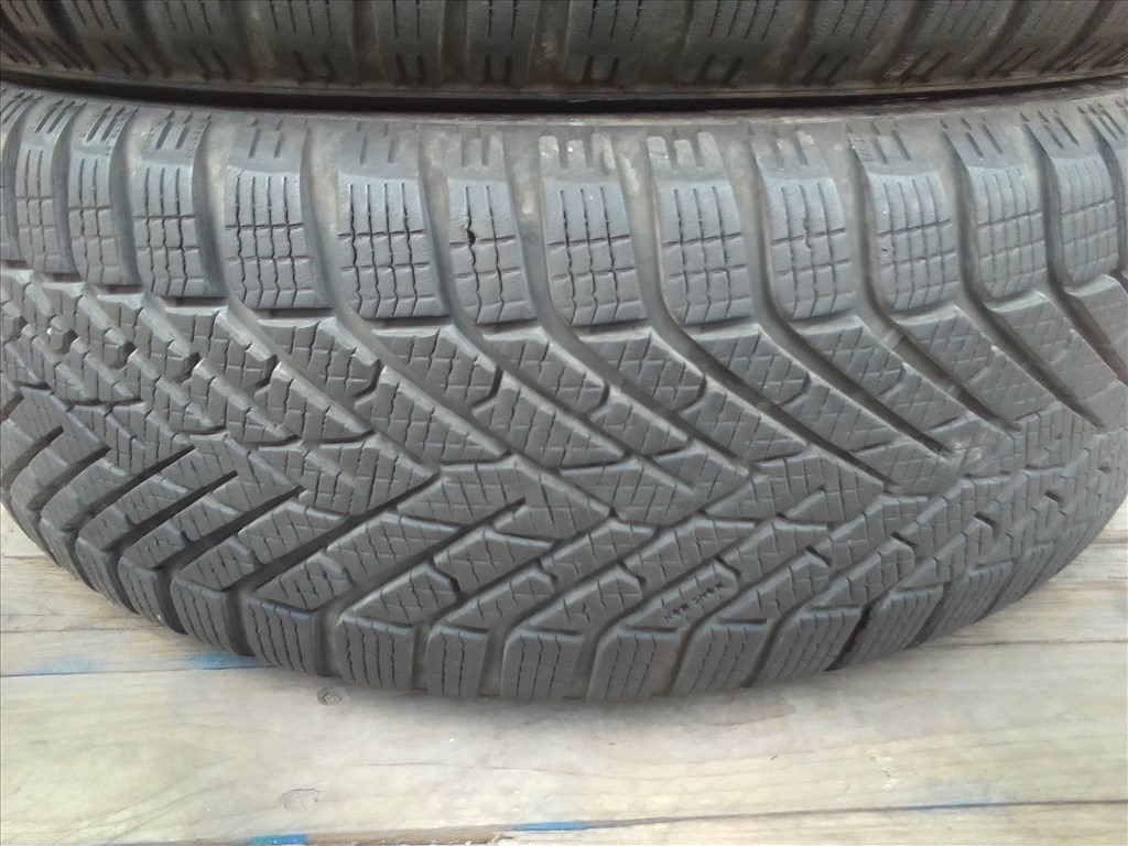  205/55R16 újszerű Pirelli Cinturato winter2 téli gumi 4. kép
