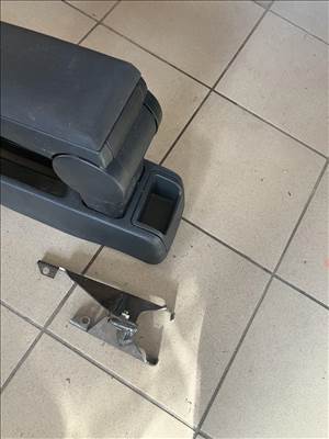 Skoda Fabia 1 komplett könyöklő