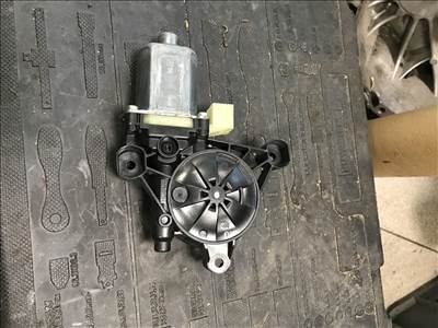 Seat León III 5F -- jobb első ablakemelő motor  5q0959802b