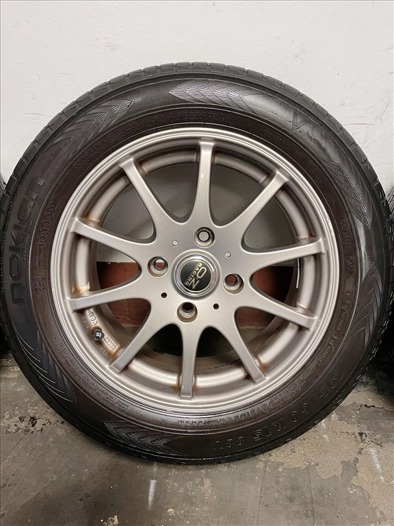  4x114.3 lyukosztású 15" újszerű Dezent alufelni, rajta 195/60 használt Nokian nyári gumi gumi  3. kép