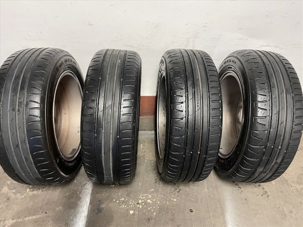  4x114.3 lyukosztású 15" újszerű Dezent alufelni, rajta 195/60 használt Nokian nyári gumi gumi  5. kép