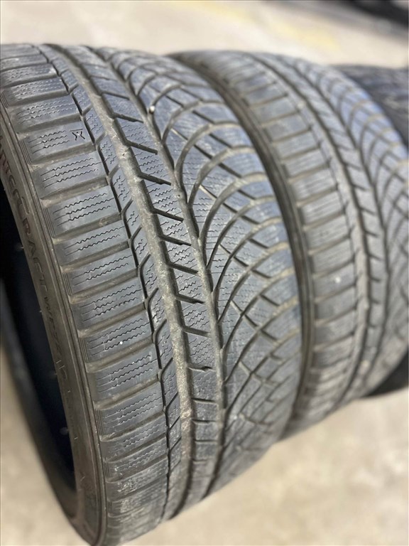  235/3519" KUMHO téli 4db, 235/35 R19, 235/35R19 3. kép