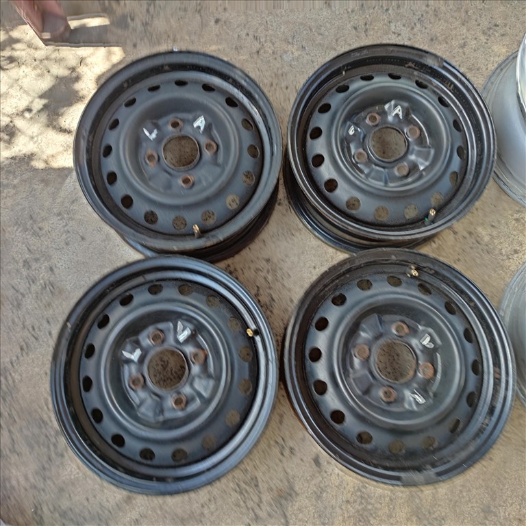 4x114,3 14 Gyári Nissan lemezfelni 12000ft a 4db/90/ 3. kép