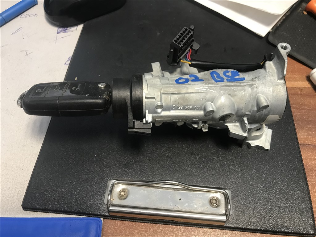 Skoda Octavia II gyújtáskapcsoló  1. kép