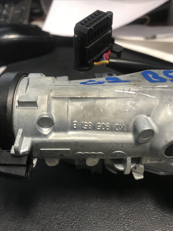 Skoda Octavia II gyújtáskapcsoló  2. kép