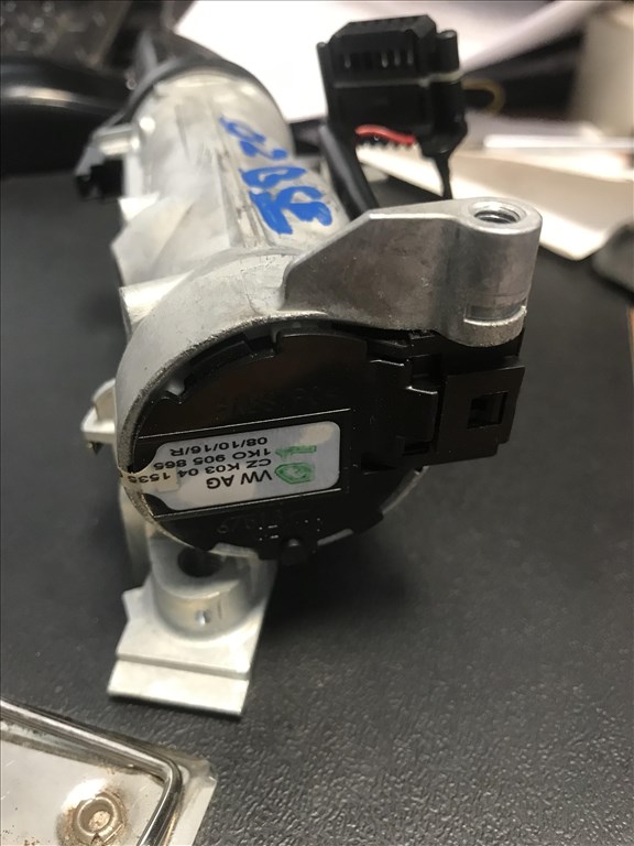 Skoda Octavia II gyújtáskapcsoló  3. kép